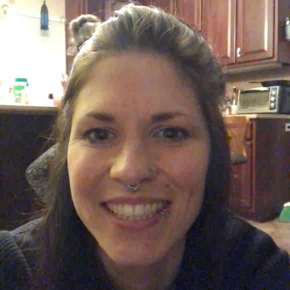 Meet your Posher, Michelle - Picture 1 of 1